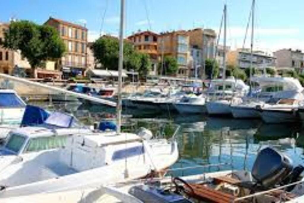 F2 Climatise A Golfe -Juan En Front De Mer Et Piscine Vallauris Kültér fotó