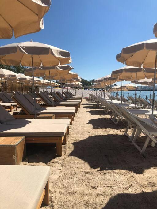 F2 Climatise A Golfe -Juan En Front De Mer Et Piscine Vallauris Kültér fotó